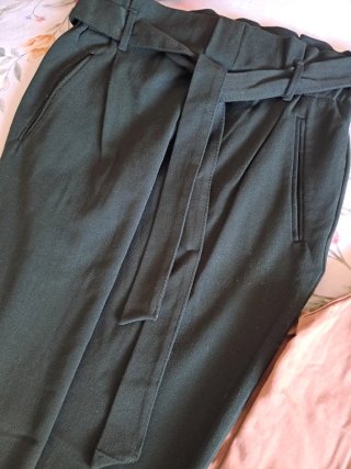 Pantalones marrones y verdes