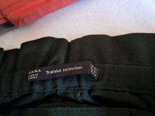 Pantalones marrones y verdes