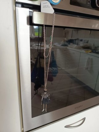 Collana bambolina elegante con borsetta
