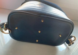 Bolso de piel hecho a mano