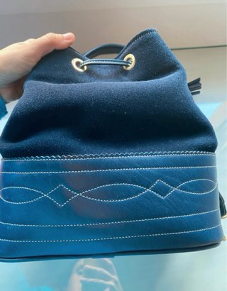 Bolso de piel hecho a mano
