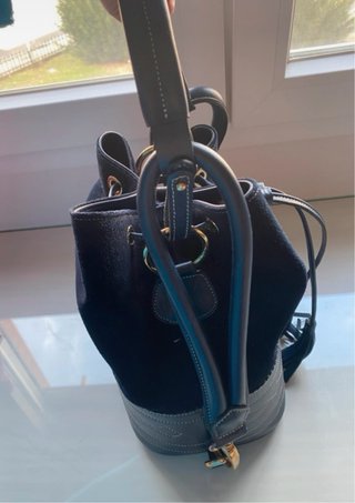 Bolso de piel hecho a mano