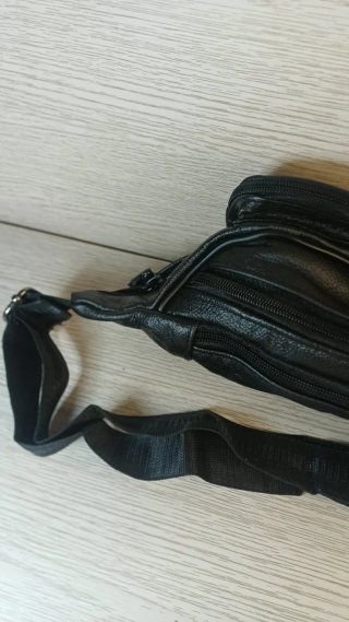 Riñonera Cuero Auténtico Vintage Negra