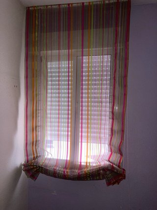 Cortina de tela multicolor
