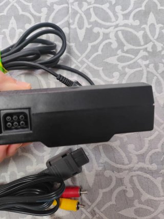 AV Cable y Cargador. Nintendo 64