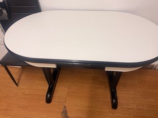Mesa de comedor extensible blanca