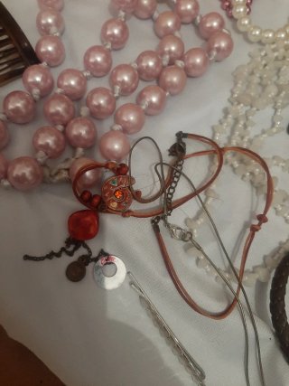 Lote Collares Perlas, Pulseras y Bisutería 41 piez