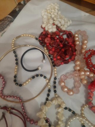 Lote Collares Perlas, Pulseras y Bisutería 41 piez