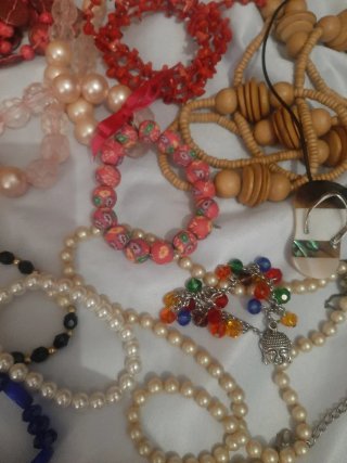 Lote Collares Perlas, Pulseras y Bisutería 41 piez