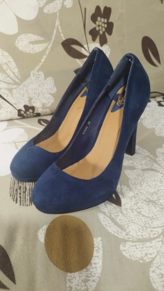 Zapatos de tacón azul talla 38
