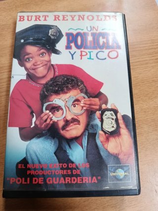 VHS Un Policía y Pico (Español)