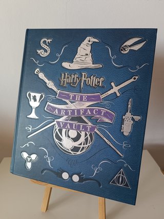 Harry Potter: The Artifact Vault (En Inglés)