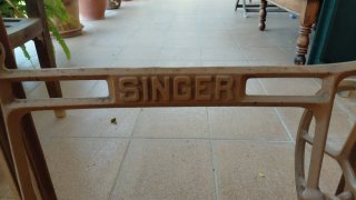 Base Máquina Coser SINGER Antigua
