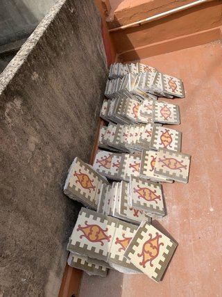 Suelo hidráulico antiguo.