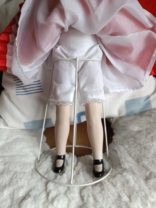 Muñeca Porcelana 40cm Traje Típico