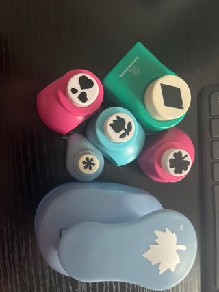 5 perforadoras de papel