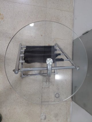 Mesa auxiliar cristal y metal