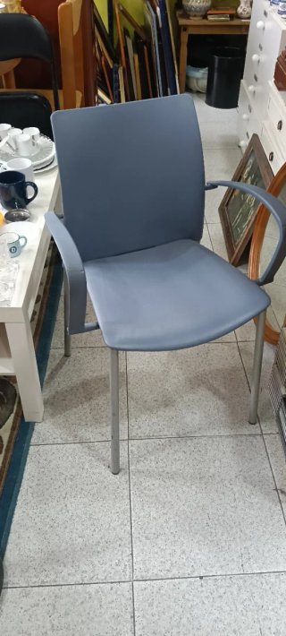 3 Sillas de Plástico Resistente