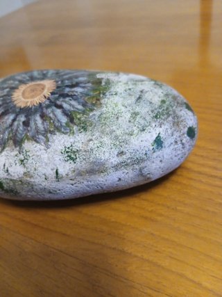 Piedra decorada Eguzkilore