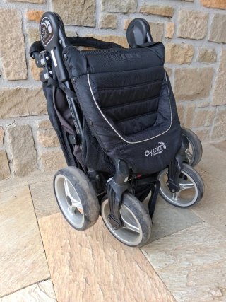 City Mini 4 Negra