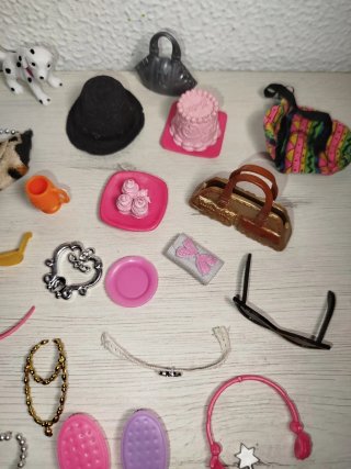 Lote Accesorios Muñeca Barbie, Bratz...