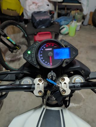 Moto Keeway 15cc y accesorios.