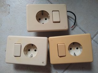 Lote enchufes e interruptores