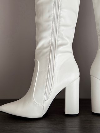Botas tacón blancas punta talla 36