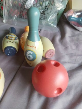 Juego de bolos infantiles con números