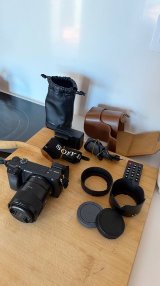 Cámara Sony A6400 + objetivo 24mm | Camera + lens