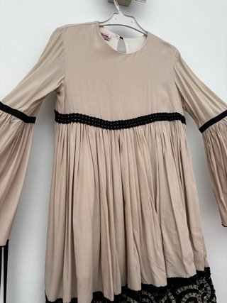 Vestido niña beige con encaje negro Bella Bimba