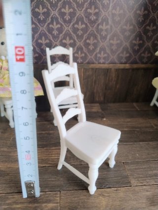 Mesa y sillas miniatura