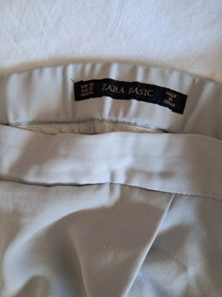 Pantalones gris oscuro y gris turquesa