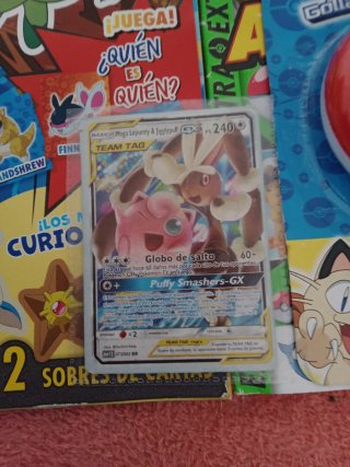 Revistas Pokémon Especiales y Juguete Pokebola