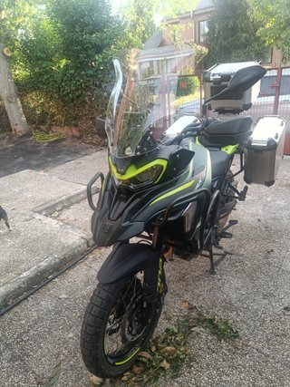 Moto Adventure Verde y Plata