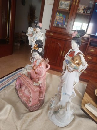 Figuras de porcelana mujer oriental
