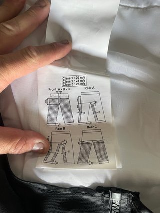 Pantalones y guantes para motosierra