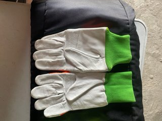 Pantalones y guantes para motosierra