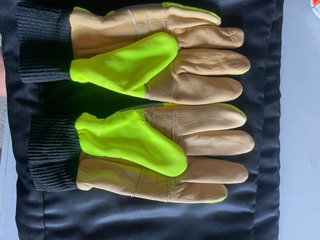 Pantalones y guantes para motosierra