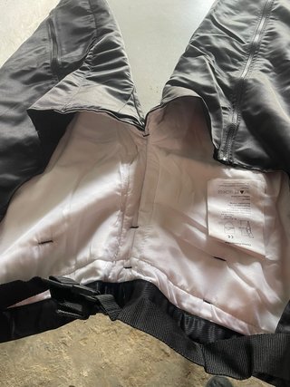 Pantalones y guantes para motosierra