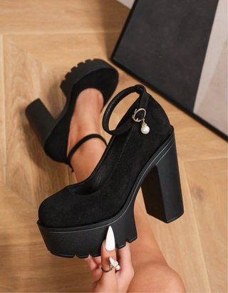 Zapatos de tacón negros con plataforma. Nuevos!