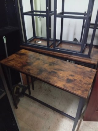 32 Sillas y 12 Mesas (60x60 y 100x40)