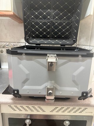 Baúl Moto Vevor Negro/Plata
