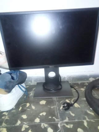 Pantalla Dell Negra