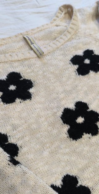 Jersey Cropped flores Stradivarius T. M