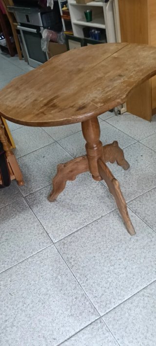 Mesa antigua de madera