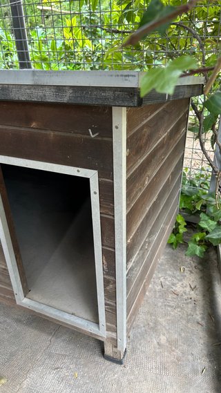 Caseta perro madera y metal