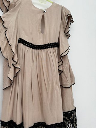 Vestido niña beige con encaje negro Bella Bimba