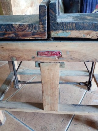 BAscula de madera antigua