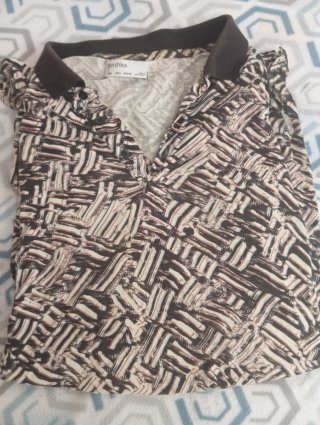 Polo Bershka estampado Talla S
